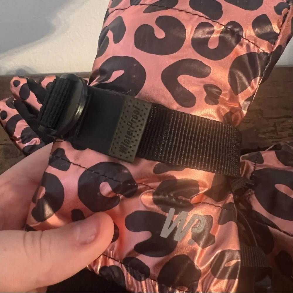Girls Rose Gold Leopard Foil Gloves Weather Proof Insulation Touch S/M